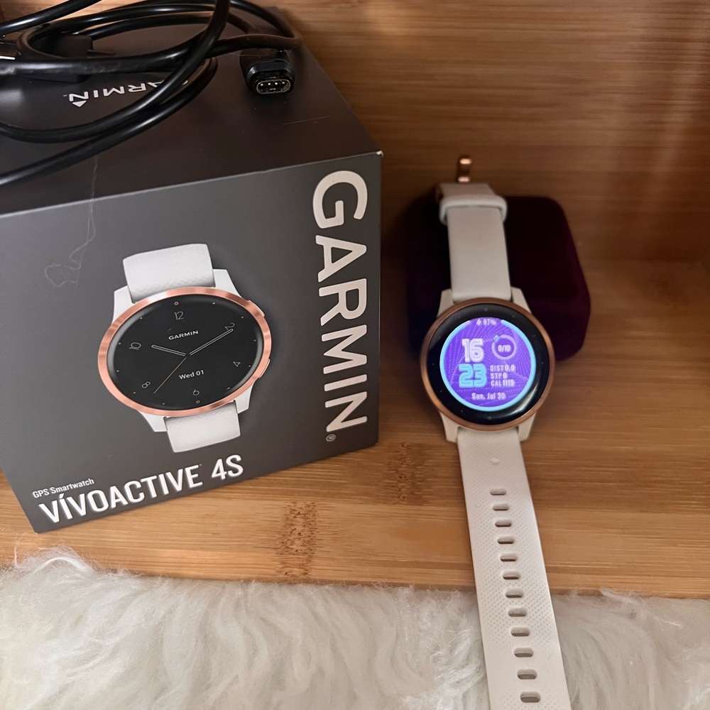 Garmin VivoActive 4S rose gold